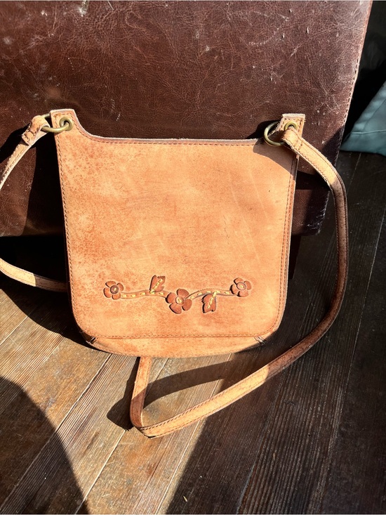 Handbags - Leather (100%) Crossbody Bag with Floral Applique - Tan